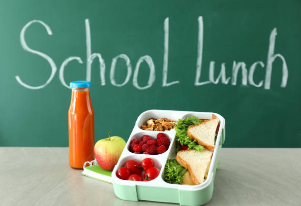 Quick oatmeal cups with berries - healthy school breakfast idea under 5 min